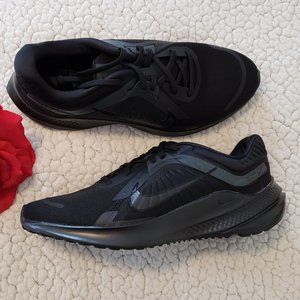 NEW Nike Quest 5 DD0204 003 Men's Black Sz 9.5